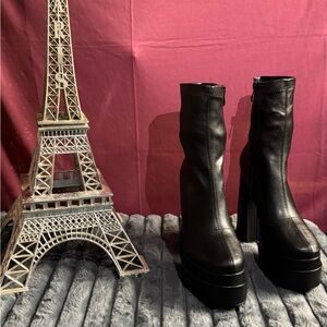 Glaze Black Platform Boots
